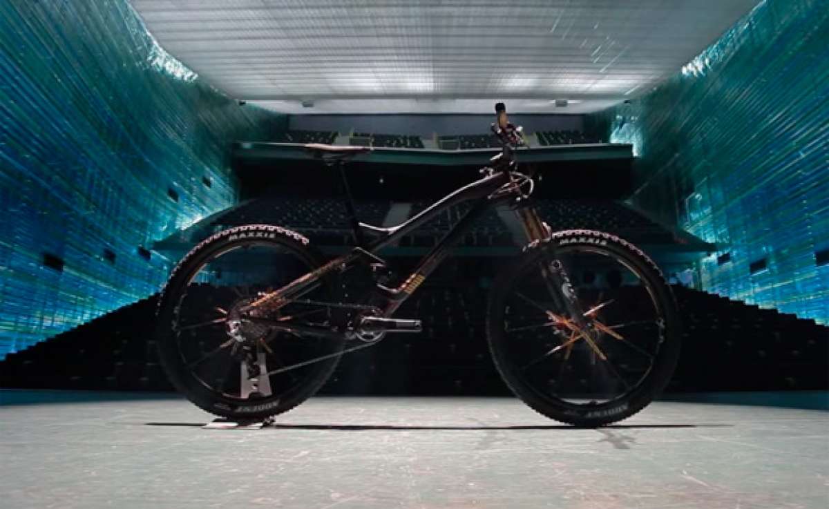 Todos los detalles de la nueva Mondraker Foxy Carbon de 2015