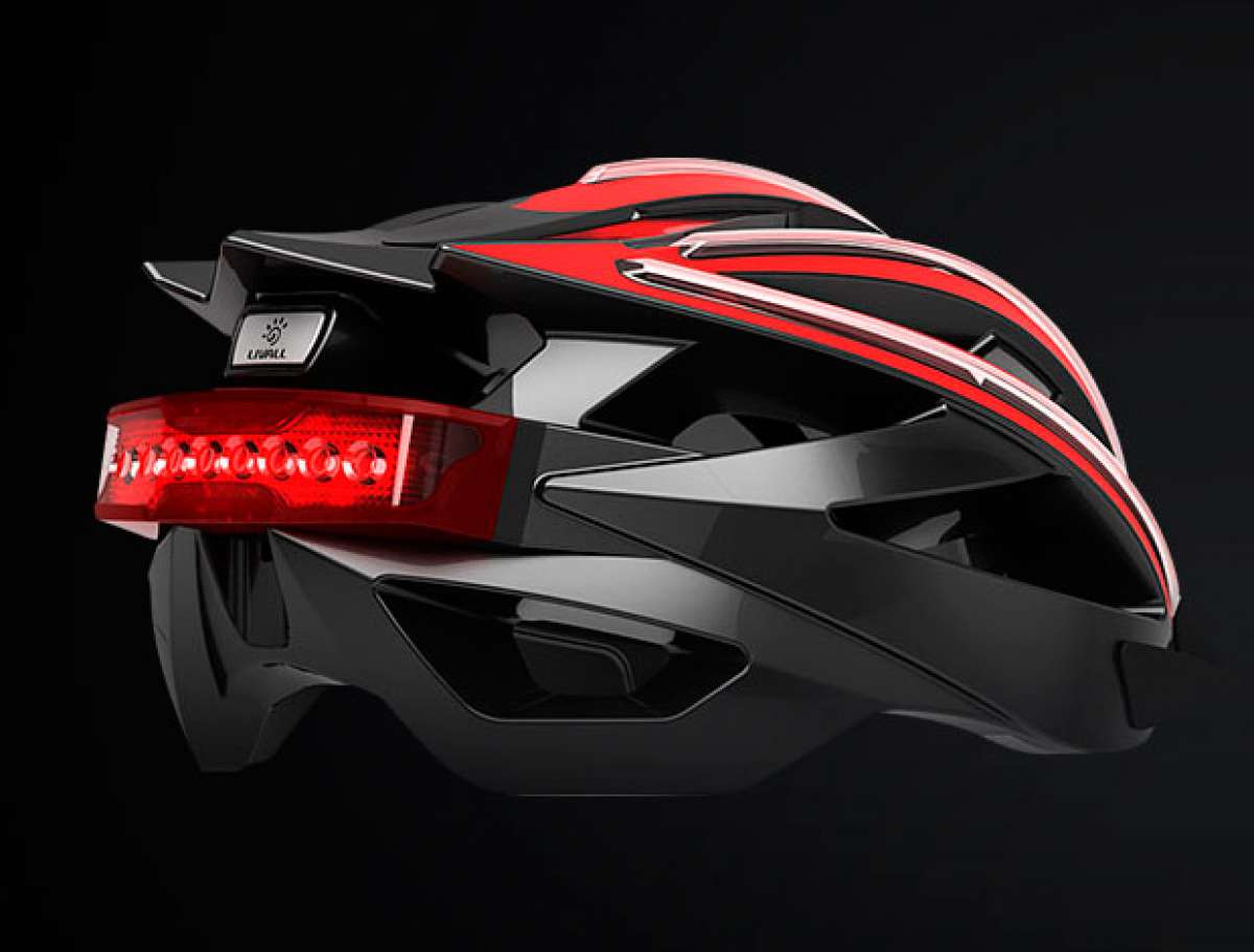 Livall, un casco "conectado" con iluminación, altavoces, micrófono y giroscopio de 3 ejes