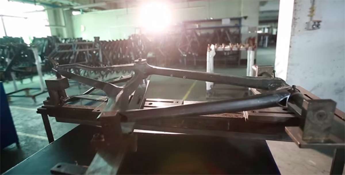 Así se fabrican los cuadros de carbono de Orbea