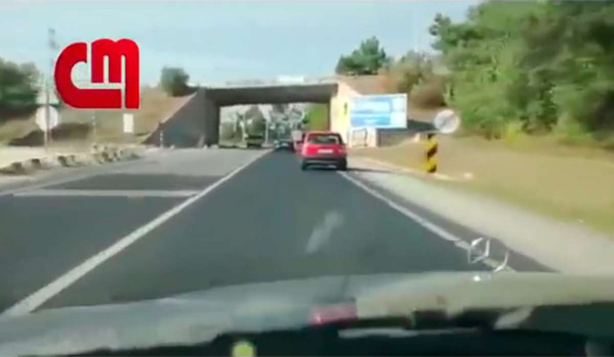 Así atropella un conductor a un ciclista de forma deliberada