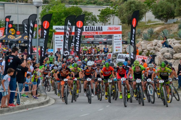 Ever Alejandro Gómez y Núria Espinosa, campeones de la Copa Catalana Internacional BTT de Igualada