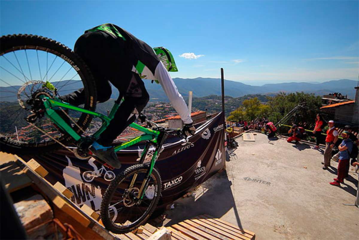 Así ha sido el descenso ganador de Johannes Fischbach en el City Downhill World Tour 2016 disputado en Taxco