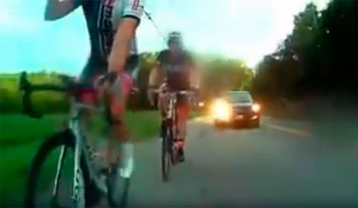 La importancia de respetar el metro y medio de seguridad a la hora de adelantar a los ciclistas en la carretera