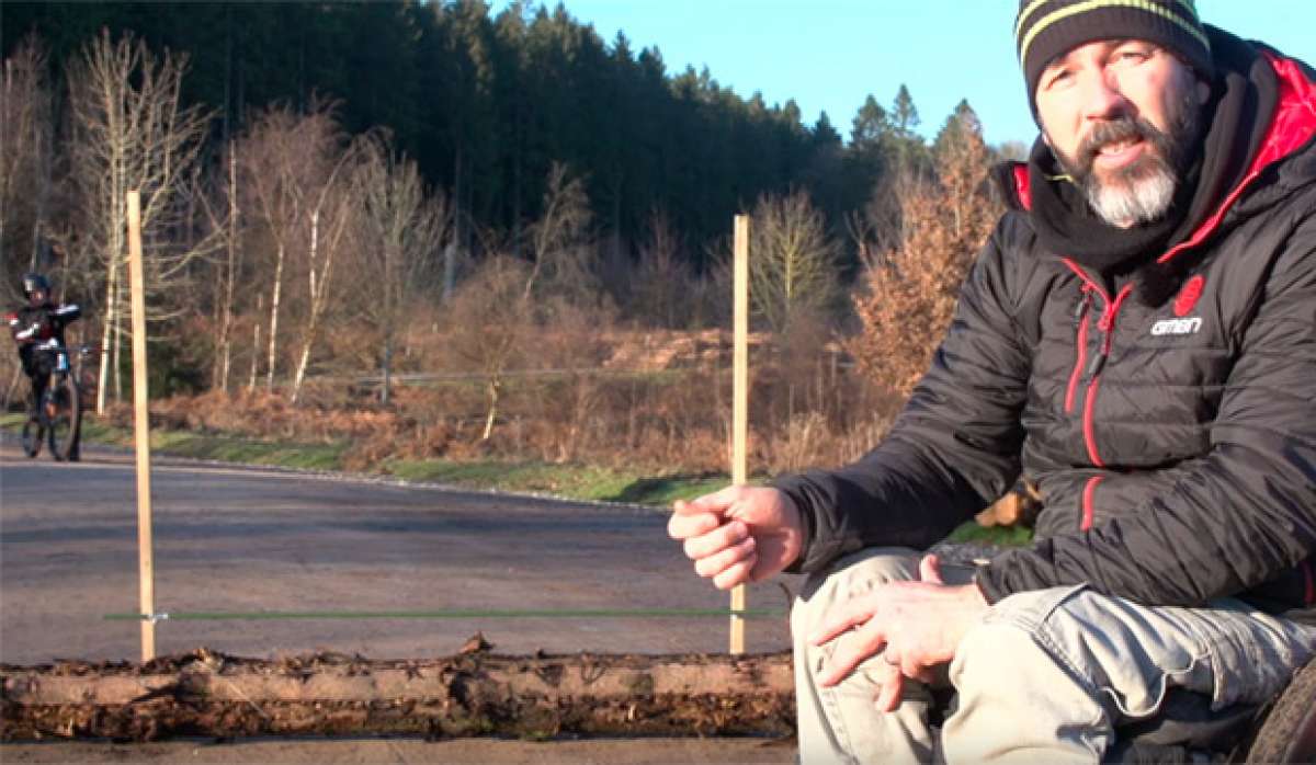 ¿Quién salta más alto? Concurso de 'Bunny Hops' con Martyn Ashton como árbitro