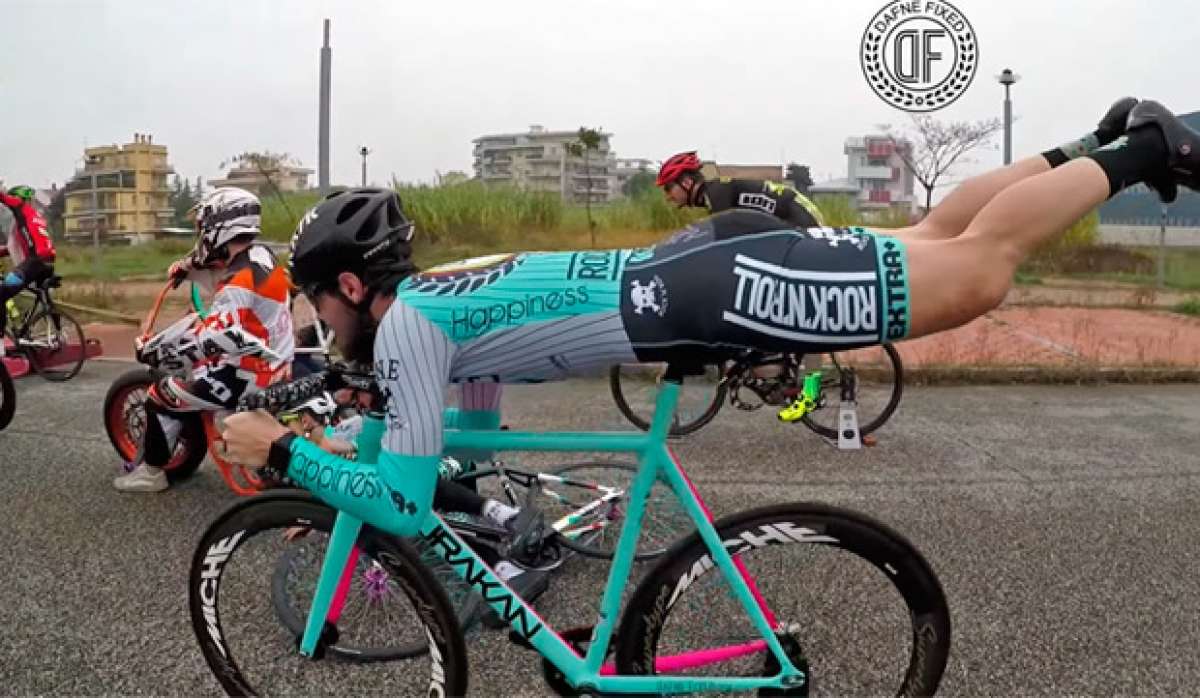 Espectacular vídeo promocional de Dafne Fixed: un 'Mannequin Challenge' sobre bicicletas