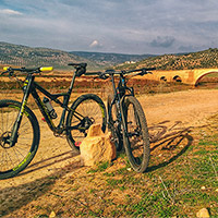 La foto del día en TodoMountainBike: "Visita al Puente Ariza"