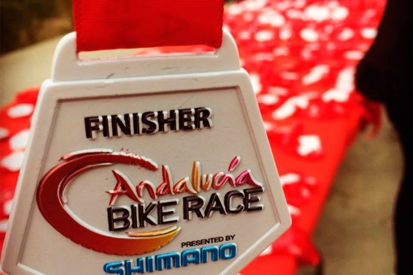 Tiago Ferreira y Raiza Goulao, campeones de la Andalucía Bike Race 2017