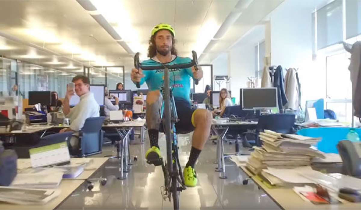 Visitando el cuartel general de Toyota en Roma (Italia) con Vittorio Brumotti