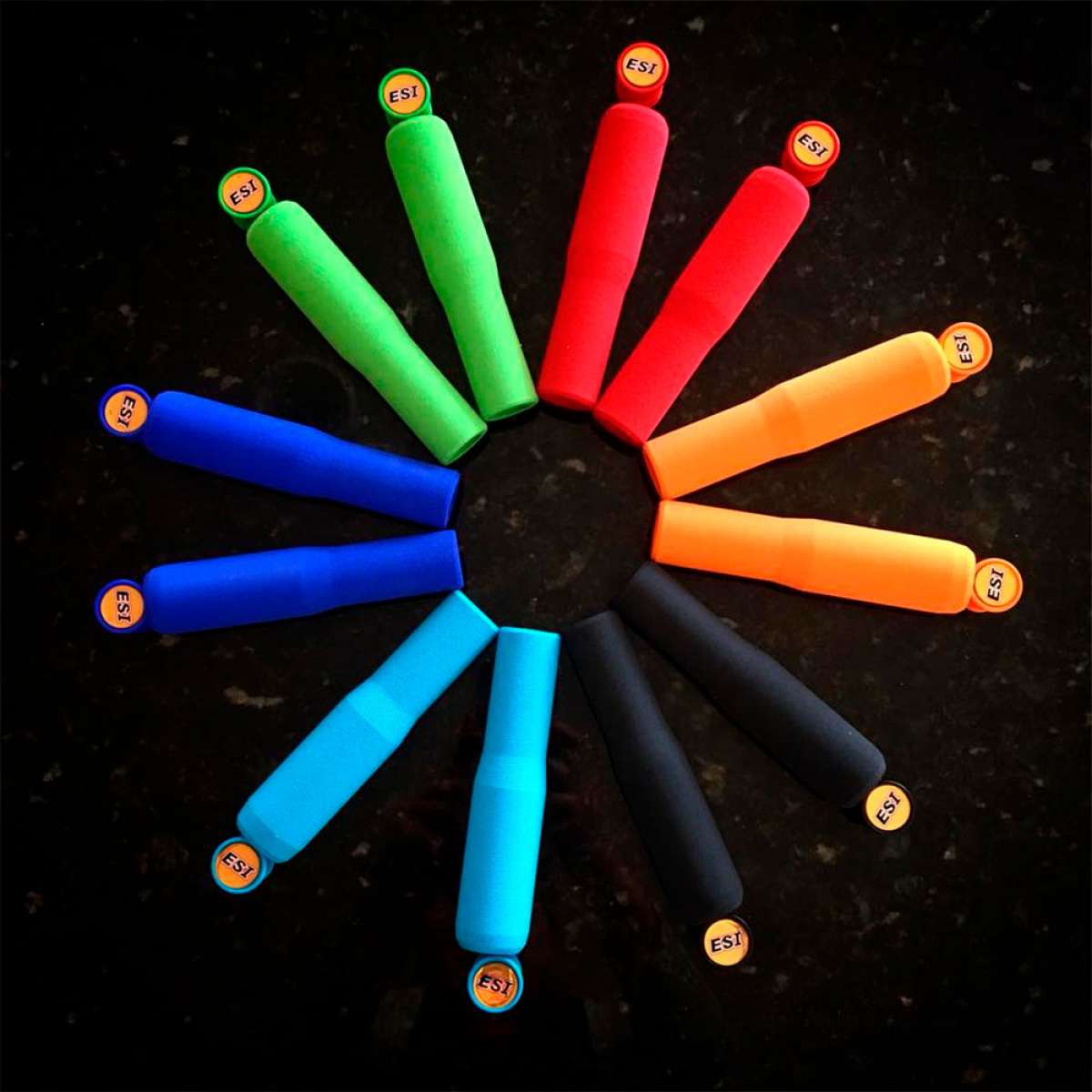 ESI Grips amplía su gama de puños de silicona con los ergonómicos FIT SG