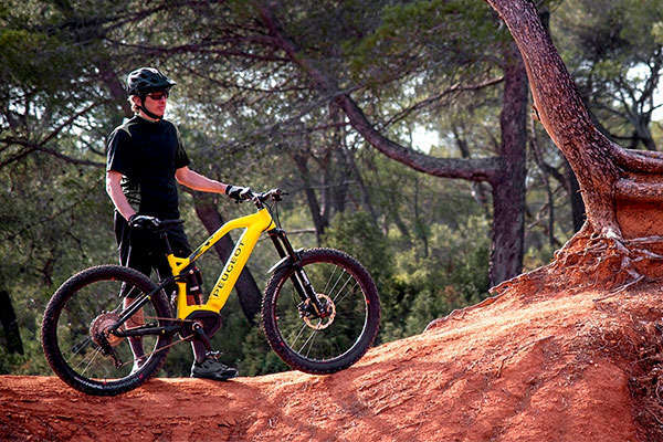 Peugeot eM02 Powertube, una interesante gama de e-MTBs con batería integrada en el cuadro