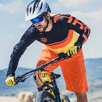 Mondraker presenta sus primeras gafas para ciclistas, fabricadas en colaboración con Skull Rider