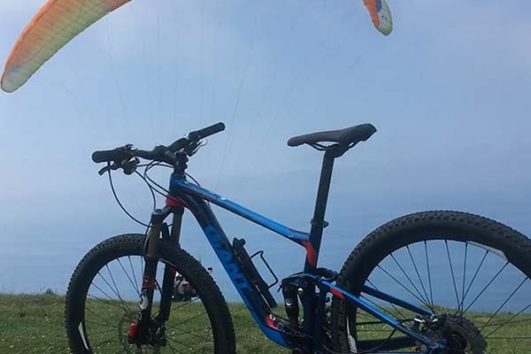 La foto del día en TodoMountainBike: "Un vuelo a pedales"