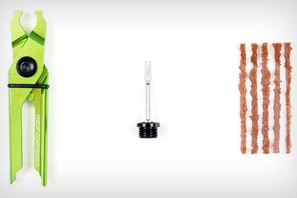 Más accesorios para la multiherramienta integrada OneUp EDC Tool: kit de mechas con extractor de eslabones