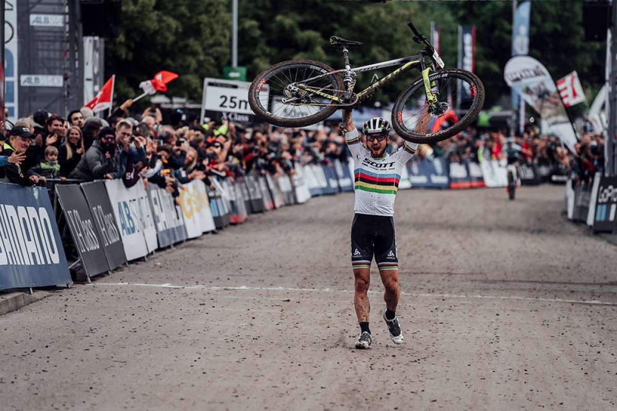 Nino Schurter y Jolanda Neff ganan con autoridad en la Copa del Mundo XCO 2018 de Albstadt