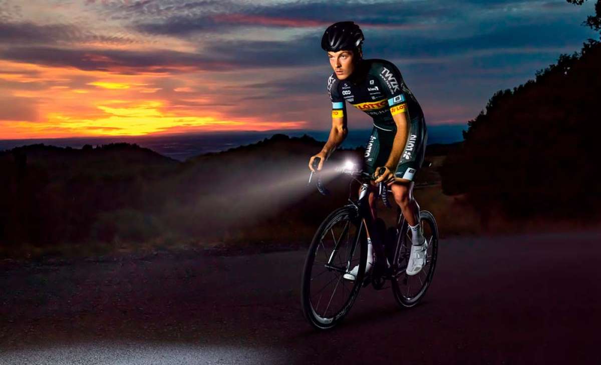 Sigma Aura 60 USB, un foco frontal que ilumina carreteras y caminos sin deslumbrar