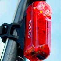 Luces para bicicletas que se sincronizan entre sí y funcionan como una sola: llega el sistema CatEye Sync