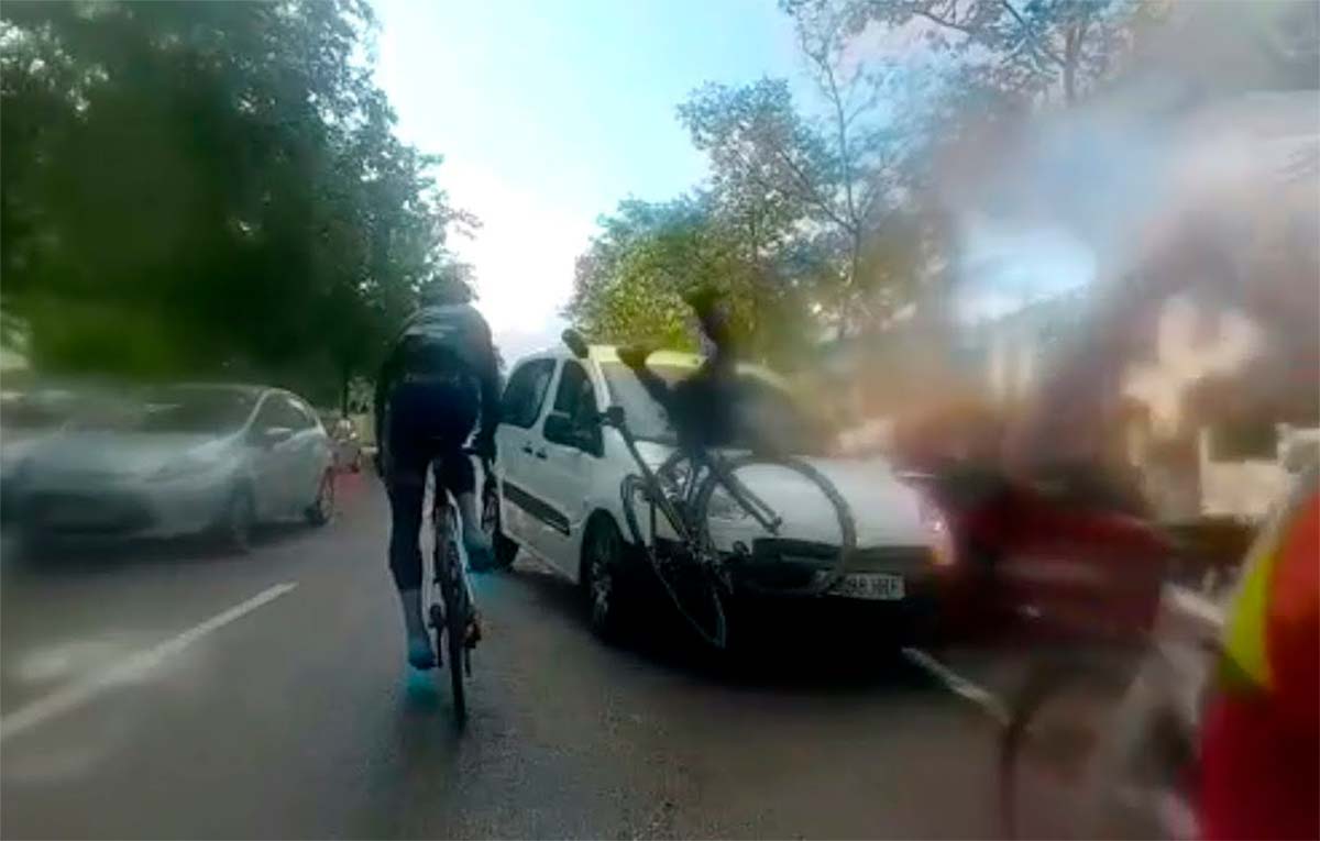 Tres ciclistas arrollados en Palma de Mallorca por una furgoneta que se dio a la fuga