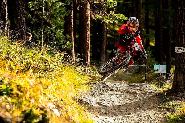 Damien Oton deja Devinci después de seis años defendiendo los colores de la marca