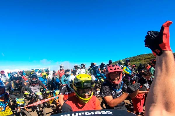 El descenso de Kilian Bron en la Megavalanche de Isla Reunión 2019