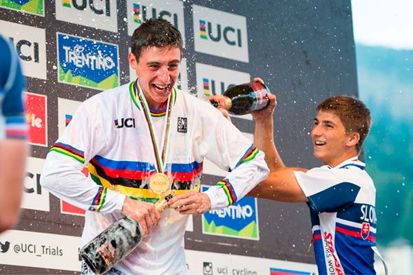 Eloi Palau, piloto español de Bici Trial, en estado grave al estallarle una bomba de la Primera Guerra Mundial