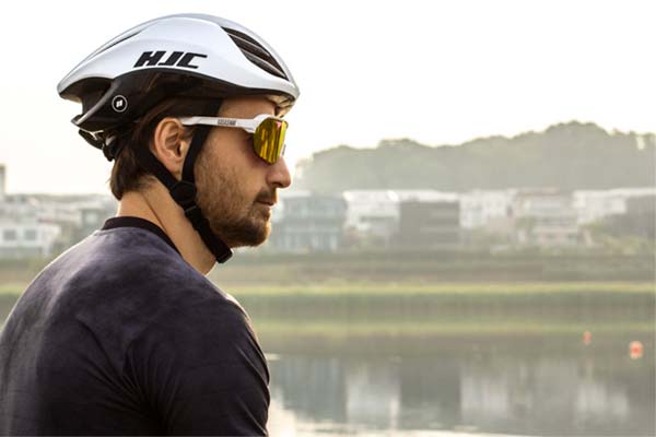 HJC Atara, un casco con prestaciones de gama alta a un precio de gama baja