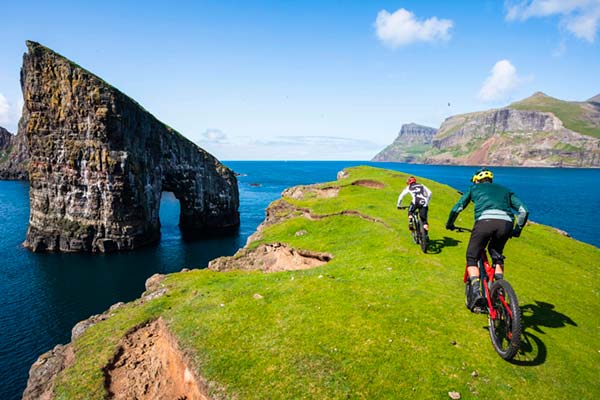 Mountain Bike en las Islas Feroe con Kilian Bron y Jérome Clementz