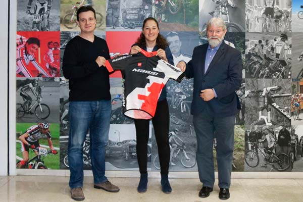 La campeona olímpica Julie Bresset se une al equipo Massi para las dos próximas temporadas