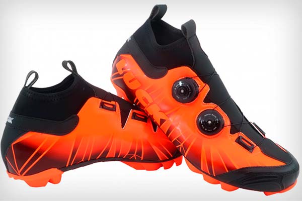 Luck Titan, unas zapatillas de MTB diseñadas específicamente para terrenos arenosos y de piedra suelta