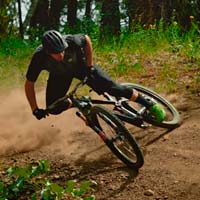 Mountain Bike en súper cámara lenta con Bryn Atkinson y su Norco Optic Carbon