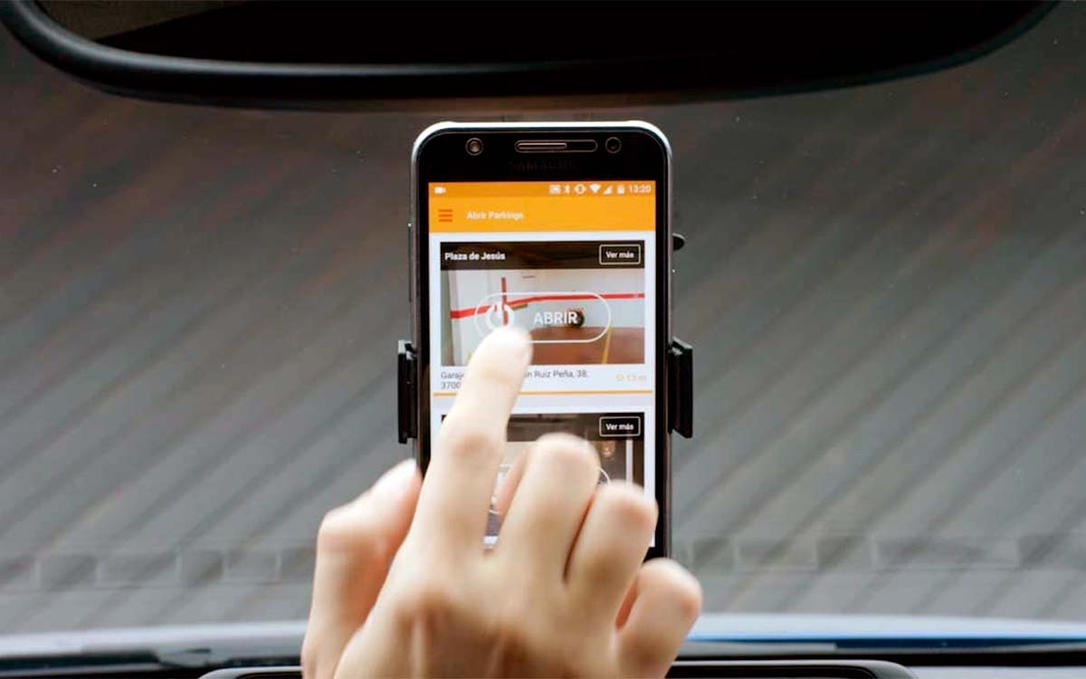 Parkingdoor, un dispositivo para controlar la puerta del parking desde el móvil