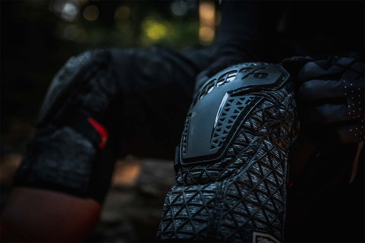 100% lanza una completa gama de protecciones para Mountain Bike