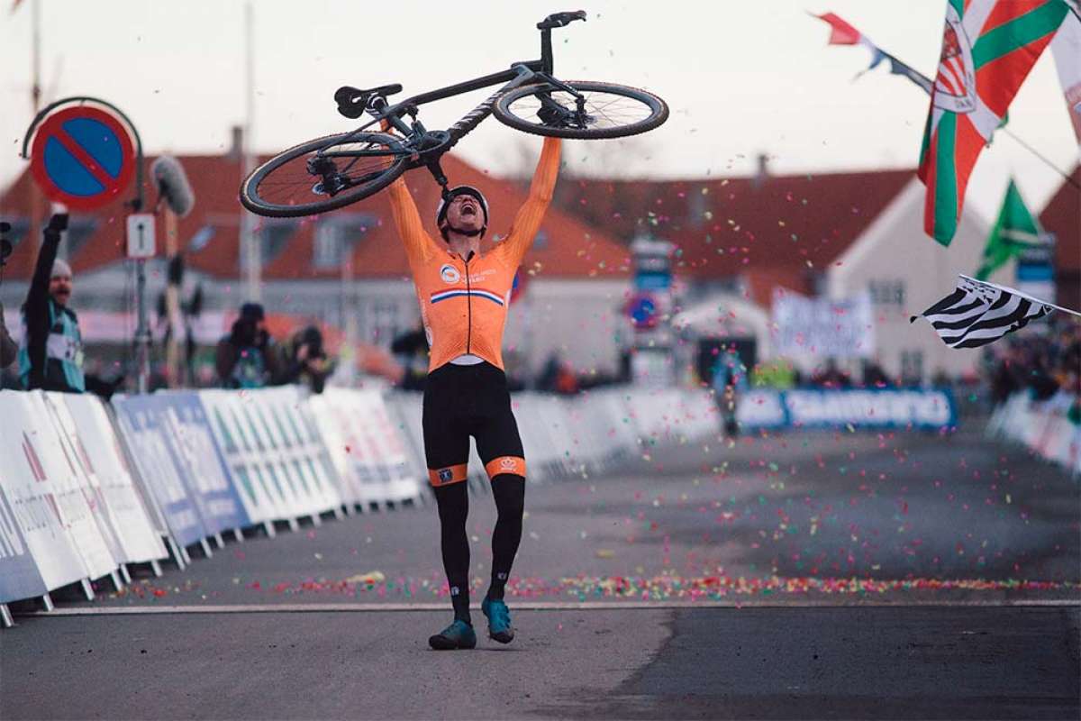 Mathieu van der Poel y Sanne Cant se proclaman campeones del mundo de Ciclocross