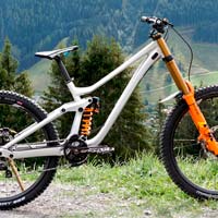 Día de estreno de bicicleta con Scotty Laughland y su Scott Gambler de aluminio