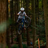 El talento de Harry Schofield, un portento de la bici con solo 8 años de edad