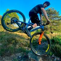 Día de bici nueva: estrenando una Pivot Mach 5.5 Carbon con Bernard Kerr