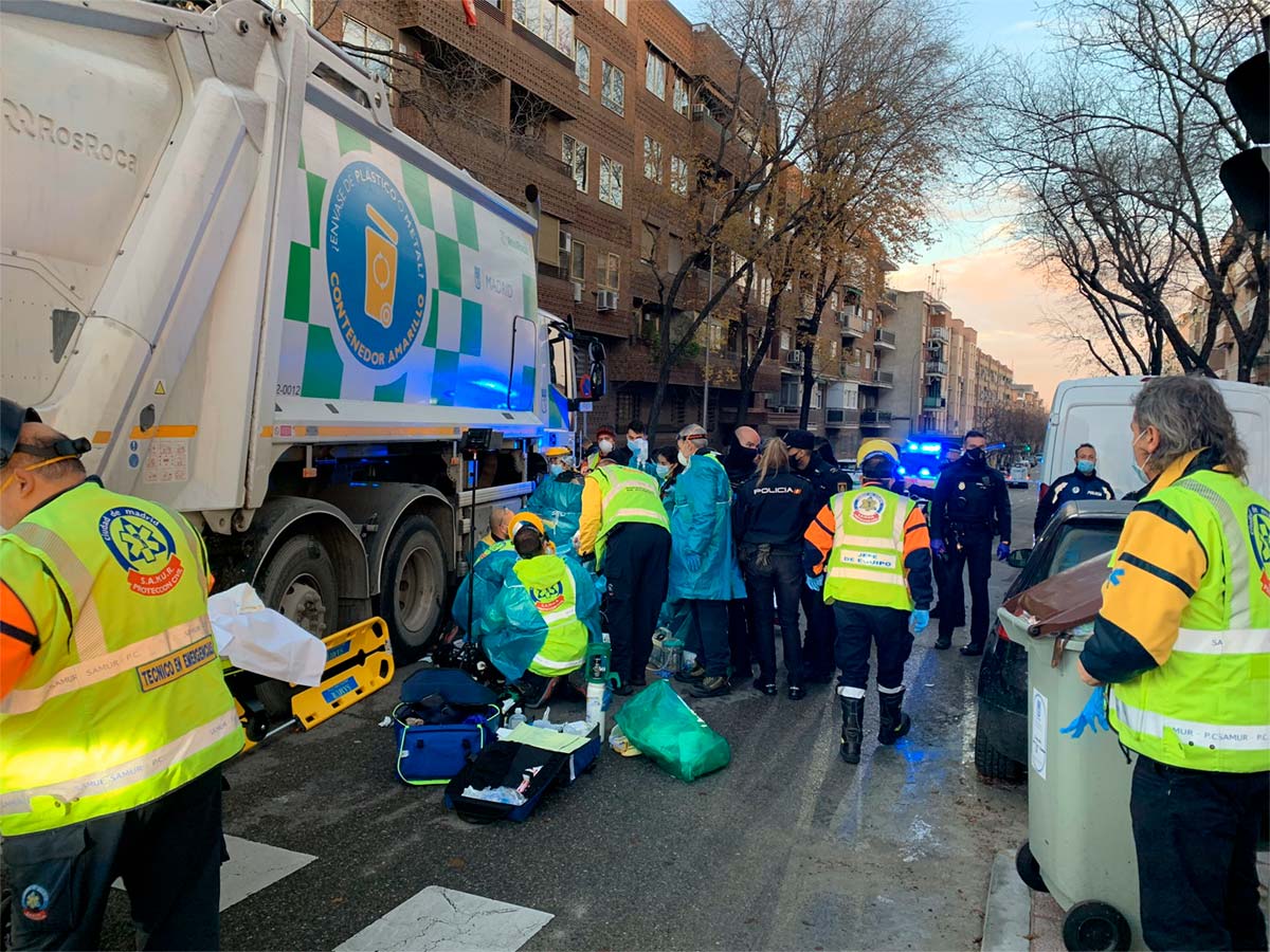 Muere una ciclista atropellada por un camión de basura en Ciudad Lineal (Madrid)