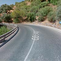 Muere un ciclista en Córdoba tras chocar con un quitamiedos de la carretera y entrar en parada cardíaca