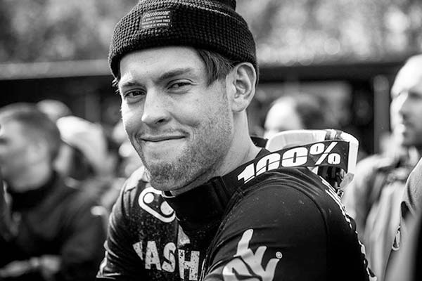 El Commencal 100% ya tiene corredores oficiales para 2020: Williamson, Frixtalon y Estaque