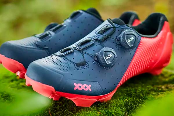 Cómo limpiar unas zapatillas de ciclismo en tres sencillos pasos