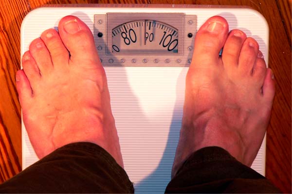 ¿Cuántas calorías hay que quemar para perder medio kilo de grasa a la semana?
