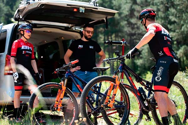 Así fue el primer entrenamiento de XCO de Carlos Coloma y Rocío García tras el confinamiento