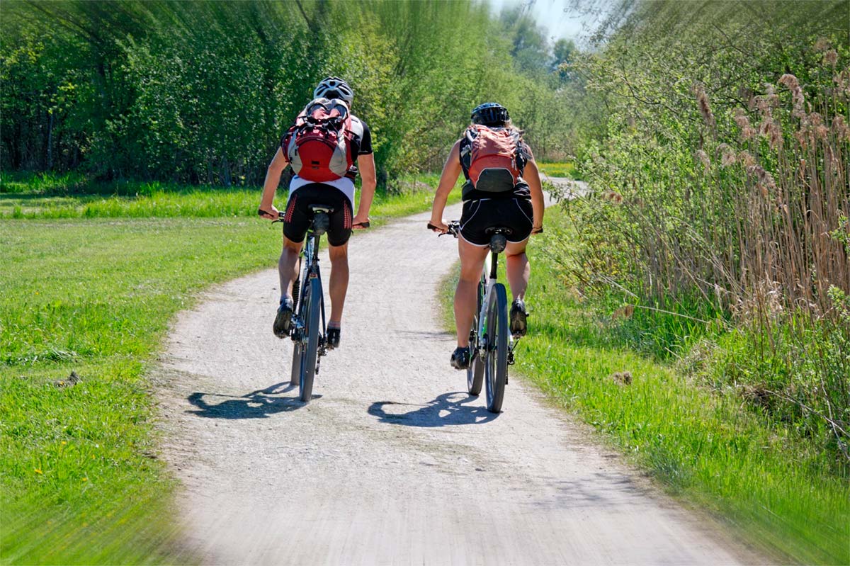Para ciclistas principiantes: el equipo imprescindible para salir a pedalear