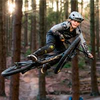 La YT Jeffsy Primus en acción con Harry Schofield