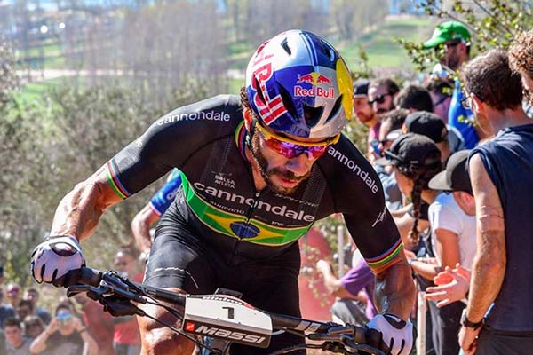Henrique Avancini, tras su victoria en Banyoles: "No es fácil viajar y correr alrededor del mundo manteniendo un alto nivel"