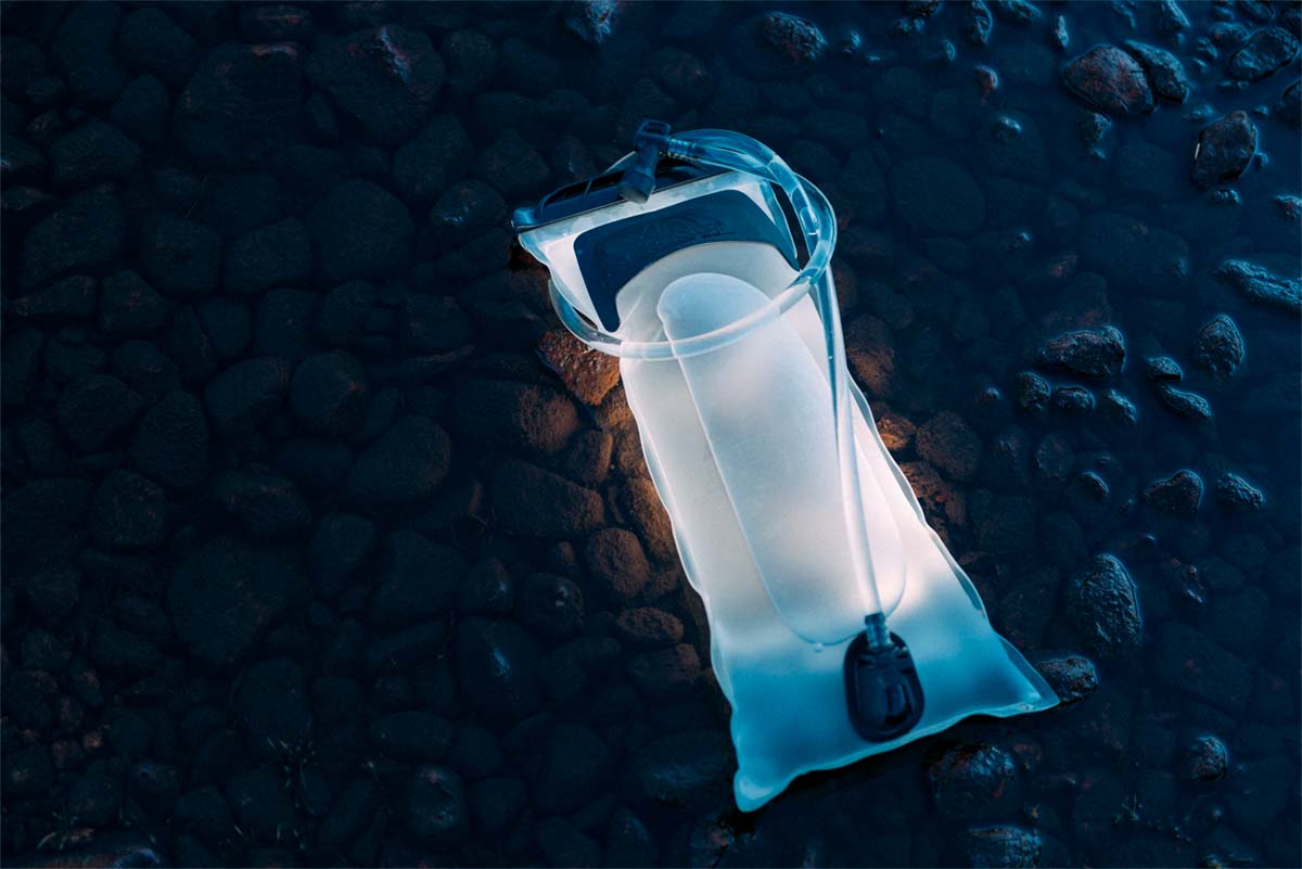 En TodoMountainBike: Hydrolight 2L, un depósito de hidratación que se convierte en una potente lámpara de camping