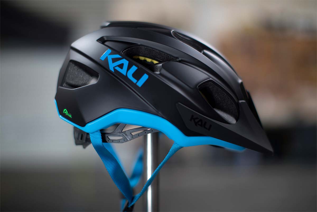 En TodoMountainBike: Kali Pace, un casco de MTB con sistema de protección contra impactos rotacionales por poco más de 50 euros