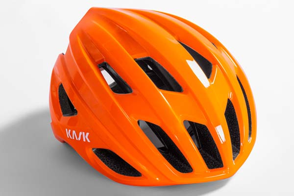 El Kask Mojito se actualiza con un sistema de ventilación optimizado, una carcasa más resistente y una estética renovada