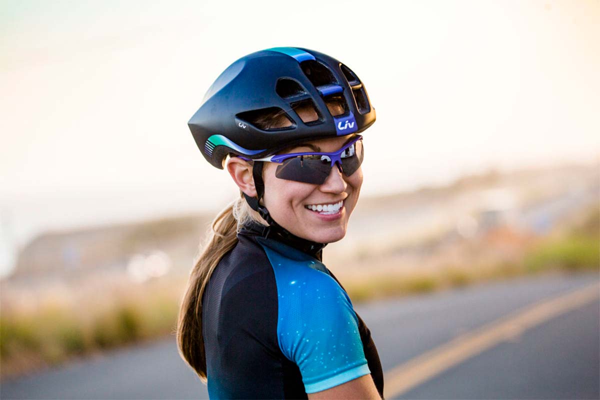 En TodoMountainBike: Liv Extima, un casco de diseño aerodinámico específico para mujeres ciclistas