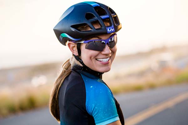 Liv Extima, un casco de diseño aerodinámico específico para mujeres ciclistas