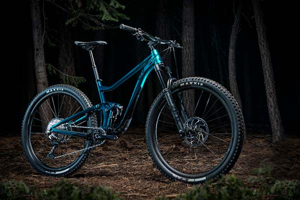 Liv Intrigue 29, una doble de Trail con geometría ajustable, cuadro de aluminio y ruedas grandes